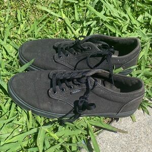 Vans Men’s Black Low-Top Canvas Sneakers